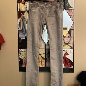 Embroidered brockenbow jeans